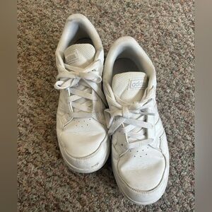 White Adidas Sneakers 😊✨